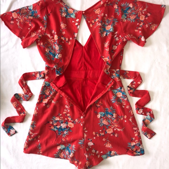 red floral romper, size 9 - Picture 8 of 8